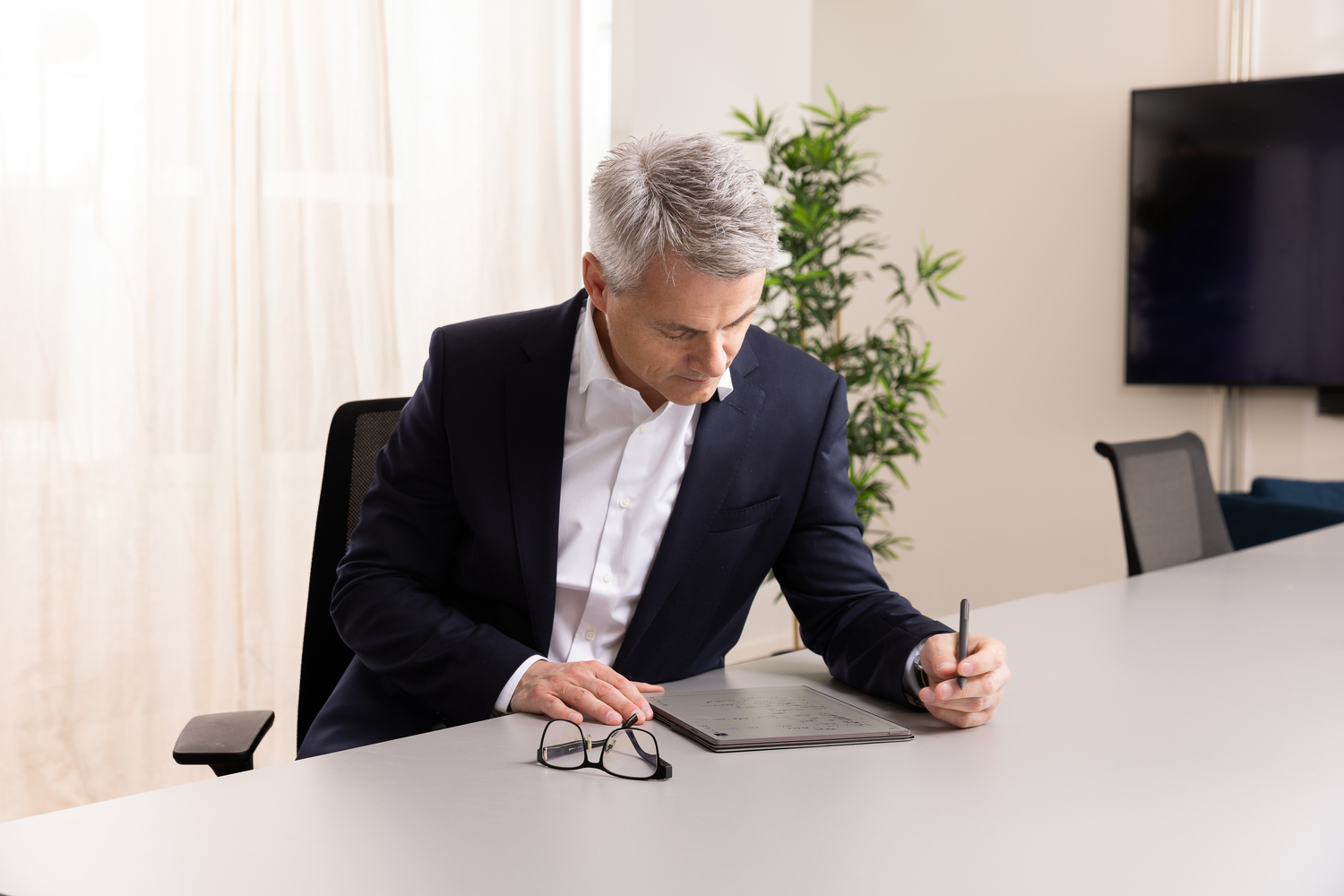 AIDER-Oslo-Humans--14 (1)-1